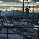 Nido Tra Castello E *